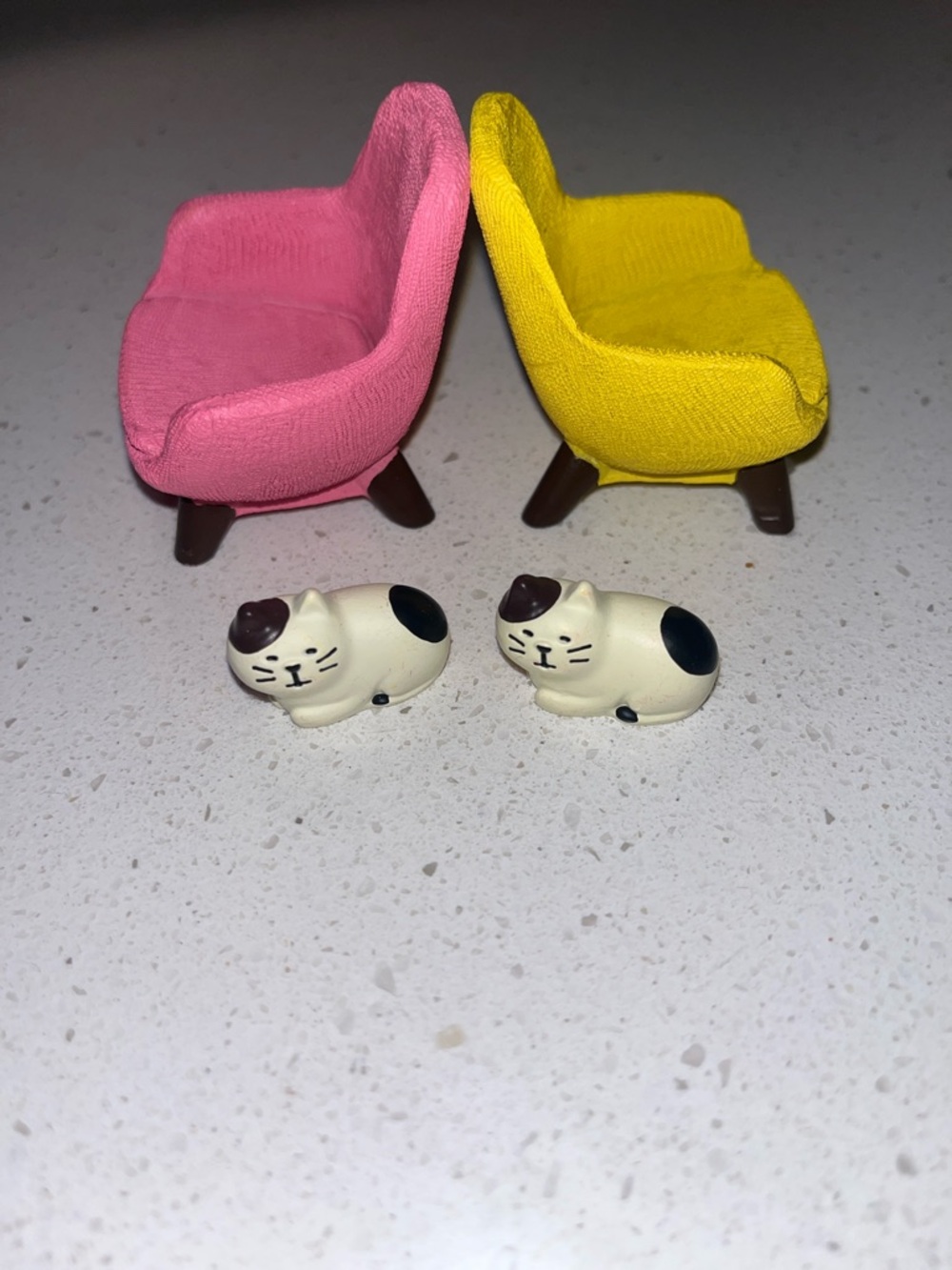 Mini Cat Figurines on Pink and Yellow Chairs - Picture 3 of 5